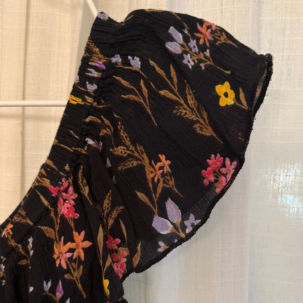 Floral Ruffle Blouse - Picture 5 of 7